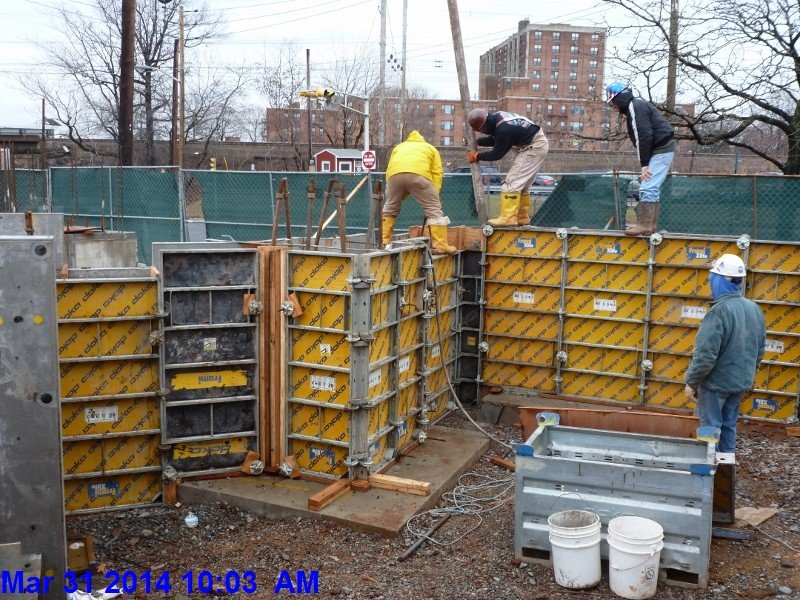 Pouring Concrete at Monumental Stairs wall forms Facing South (800x600)